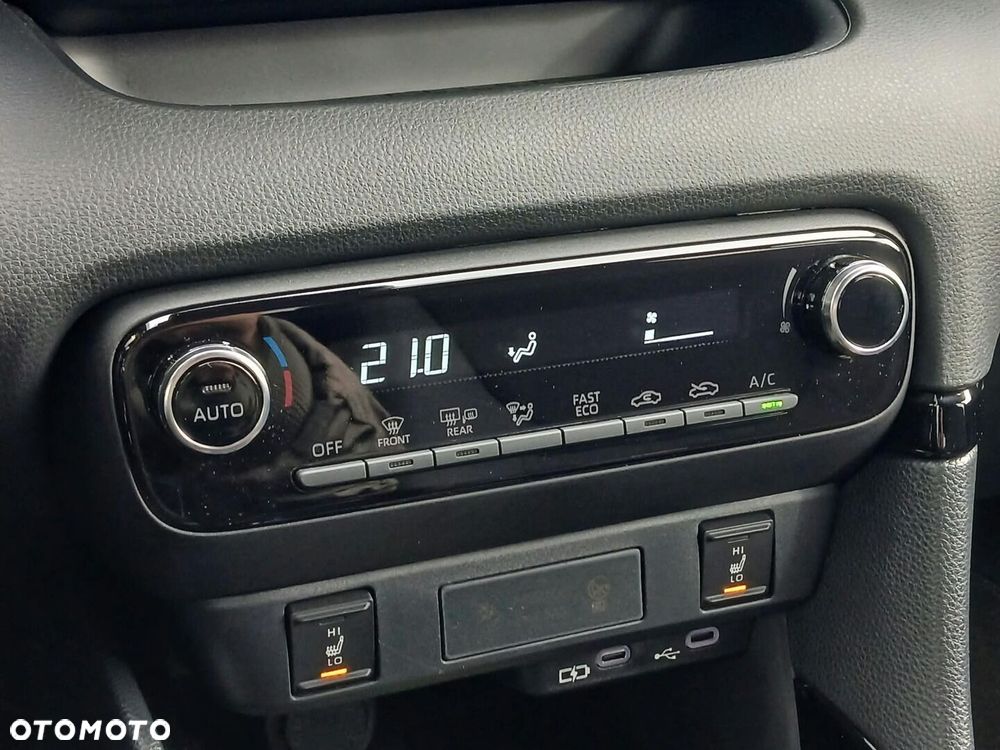 Toyota Yaris Hybrid 1.5 Style - 20