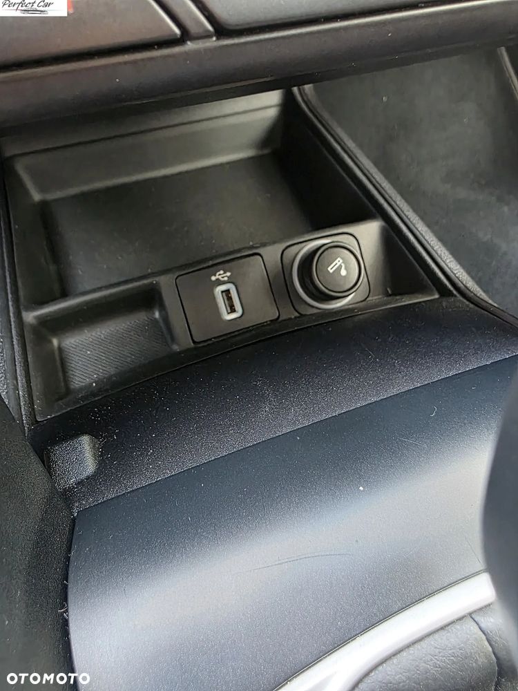 Ford Mondeo SW 2.0 Hybrid Executive Plus - 29