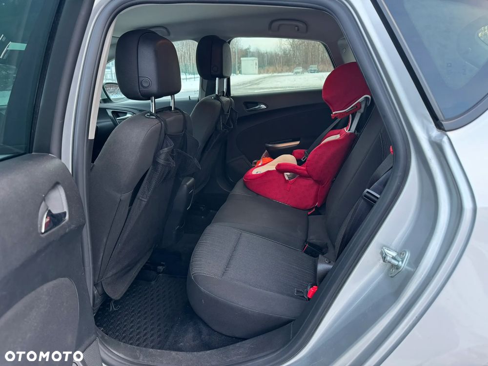 Opel Astra 1.4 T Enjoy - 11