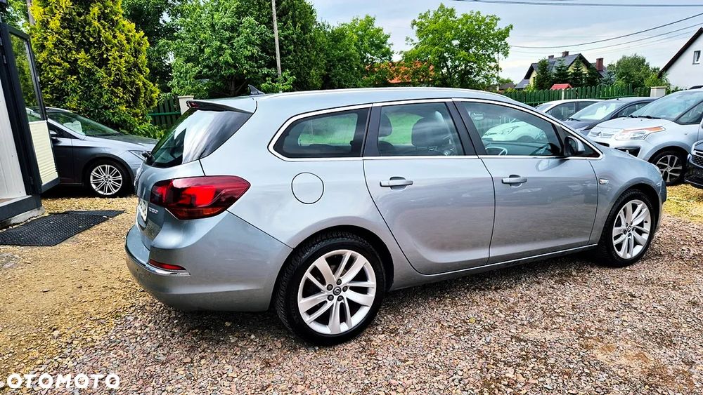 Opel Astra 1.4 T Cosmo - 11