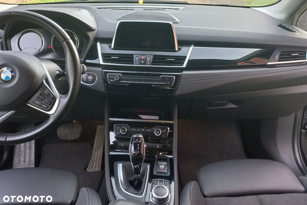 BMW Seria 2 218i - 6