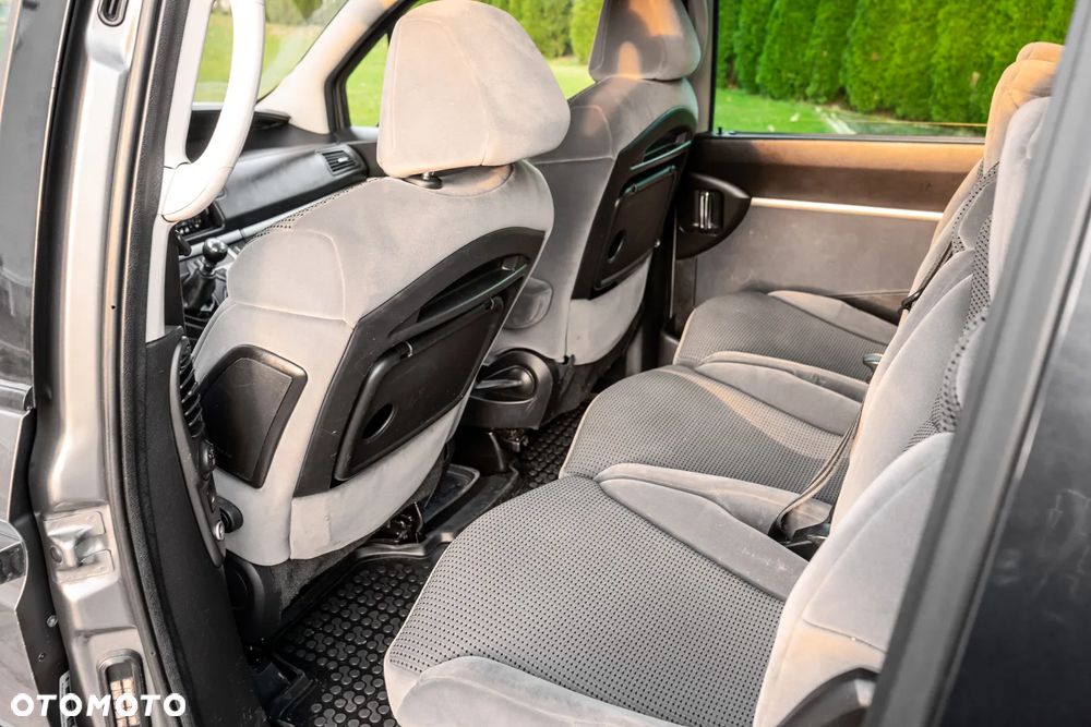Peugeot 807 2.0 HDi Premium - 23