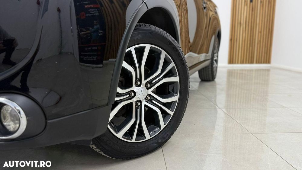 Mitsubishi Outlander 2.0 4WD - 14