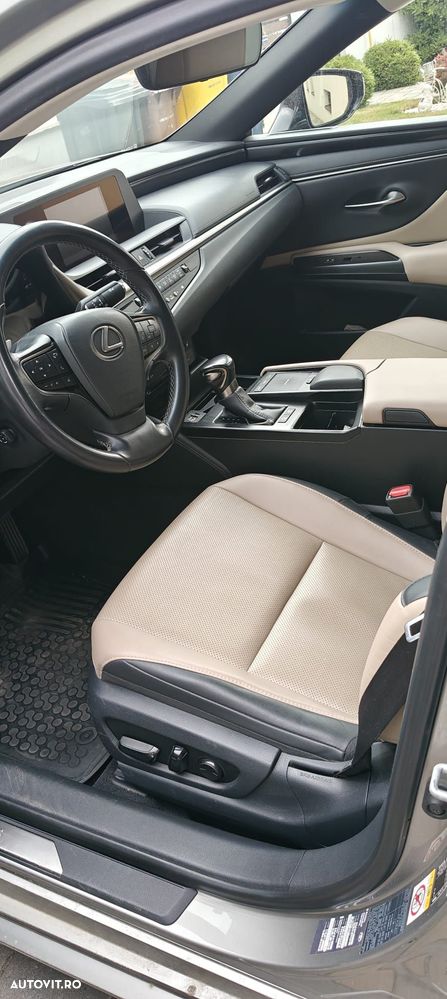 Lexus Seria ES 300h Executive - 19