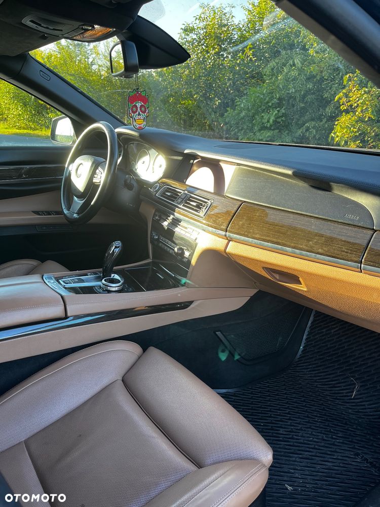 BMW Seria 7 730d L - 9