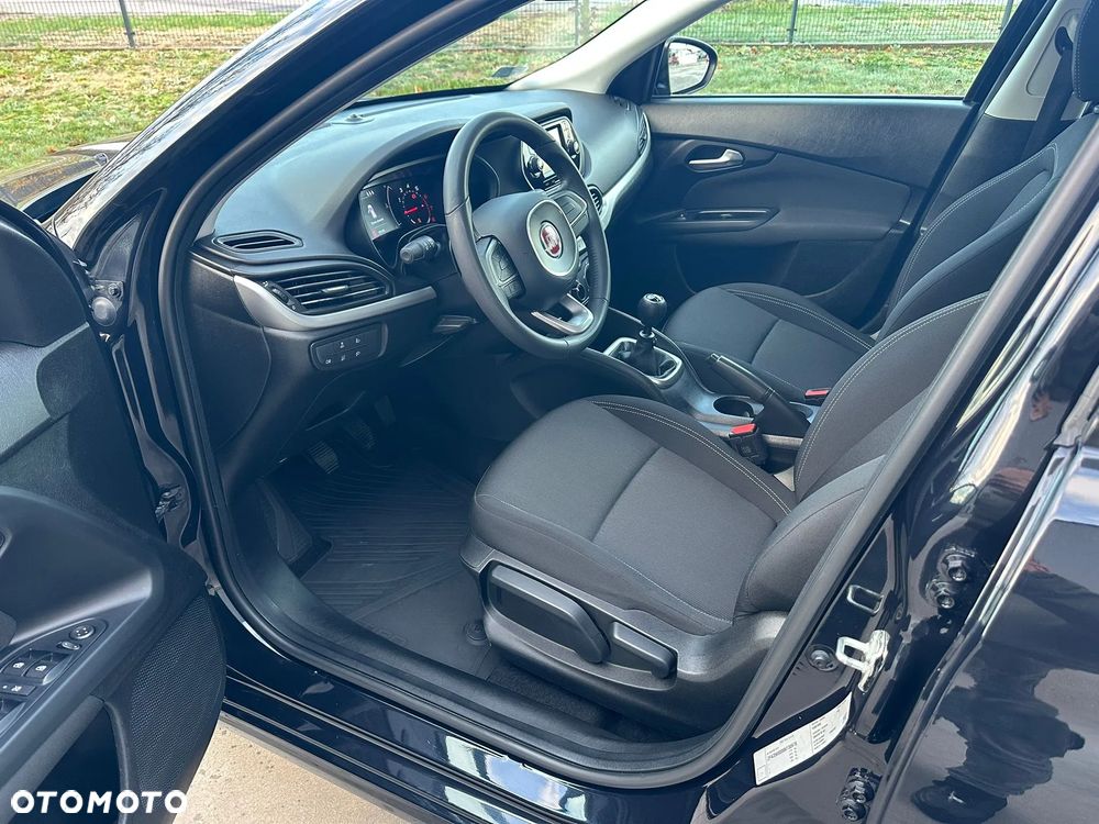 Fiat Tipo 1.4 T-Jet 16v Easy - 12