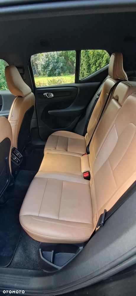 Volvo XC 40 D4 AWD Momentum - 2