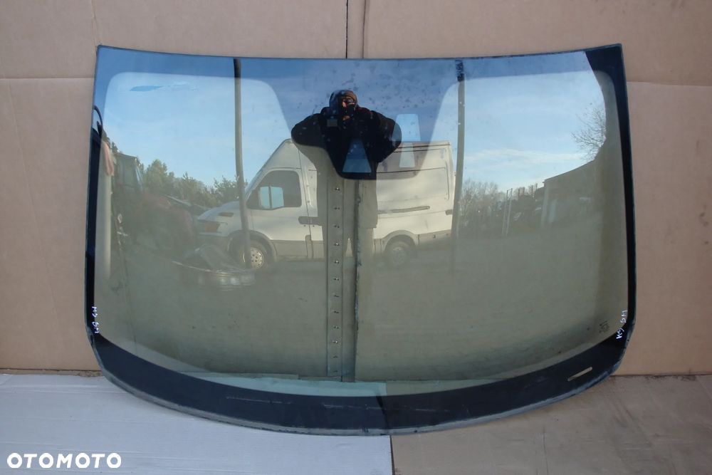 MAZDA 3 III BM 13-19 szyba przednia z czujnikami sedan - 1