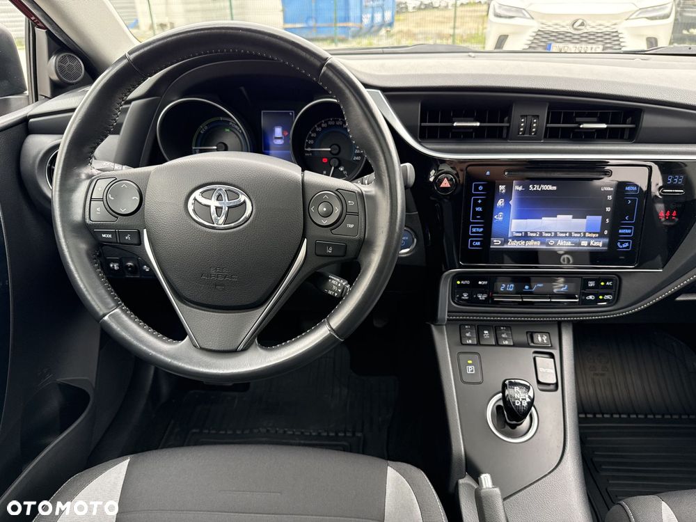 Toyota Auris Hybrid 135 Premium - 10