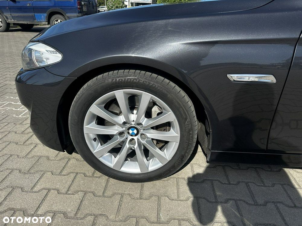 BMW Seria 5 530d Touring - 12