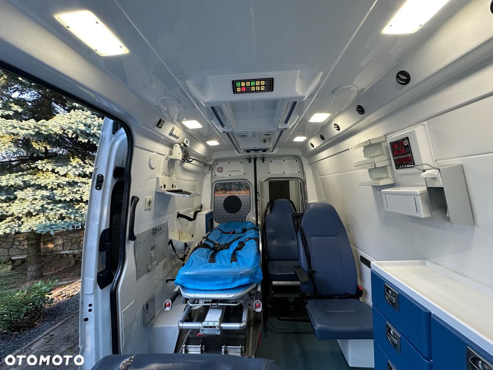 Mercedes-Benz Sprinter - 10