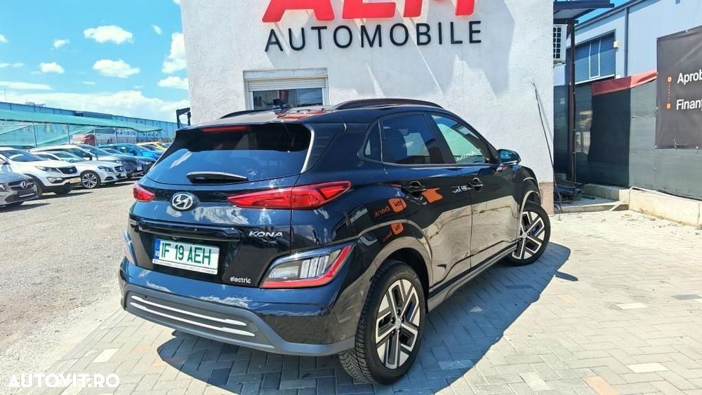 Hyundai KONA - 10