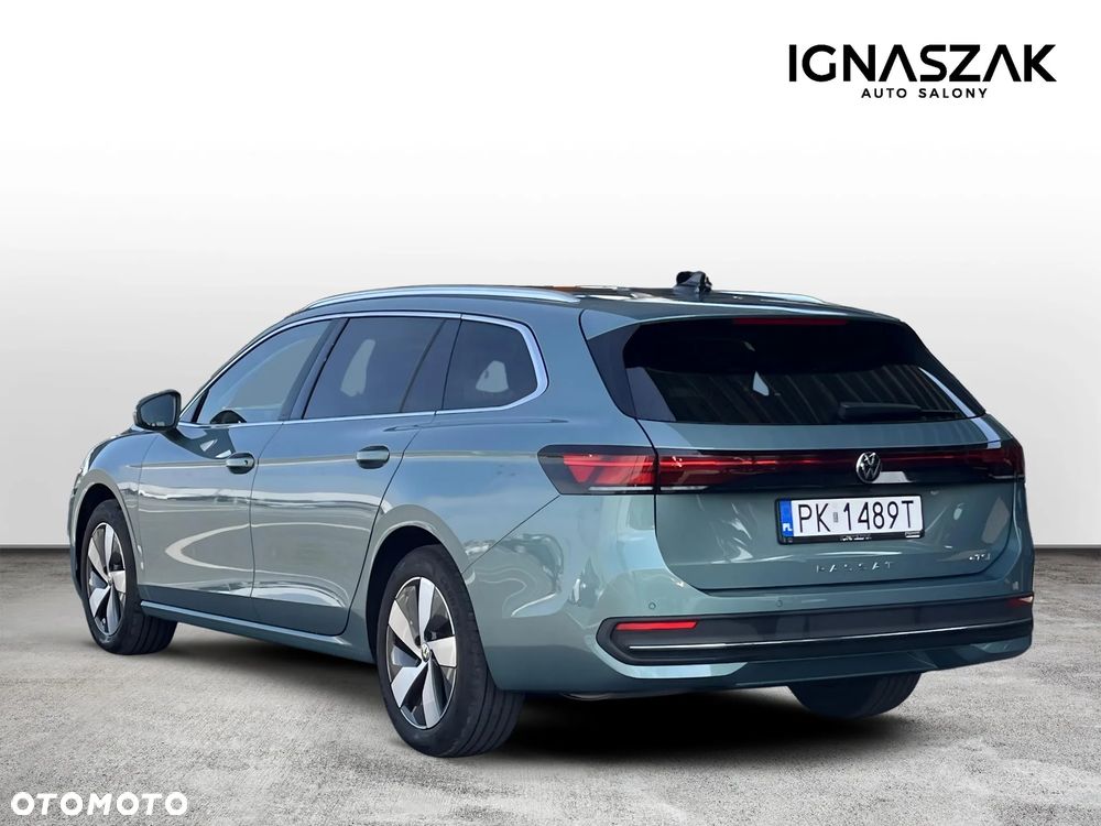 Volkswagen Passat - 4