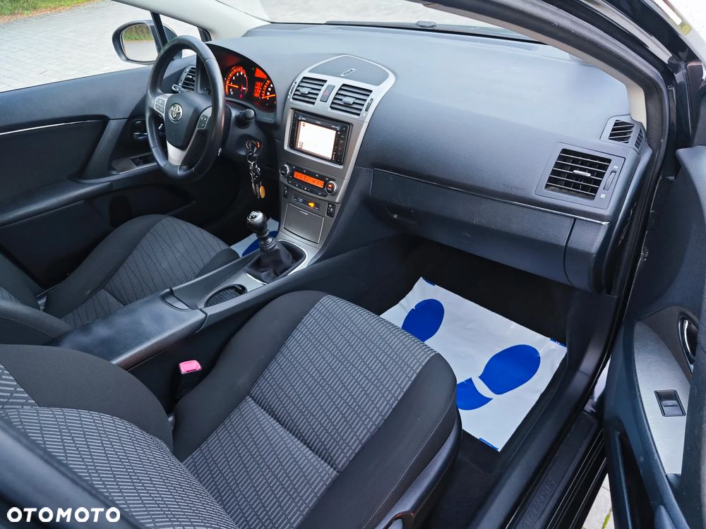 Toyota Avensis 1.8 Sol plus NAVI - 22
