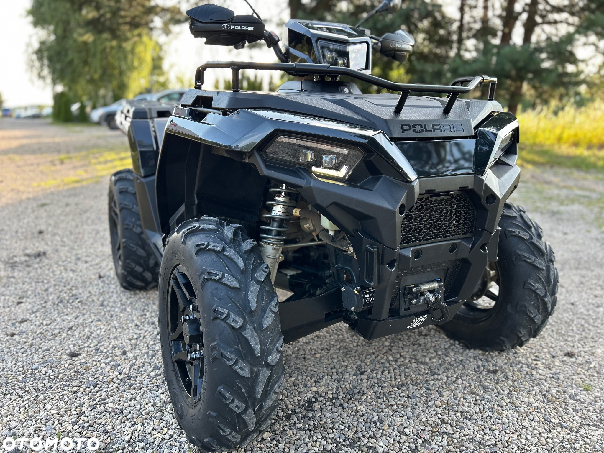 Polaris Sportsman - 12