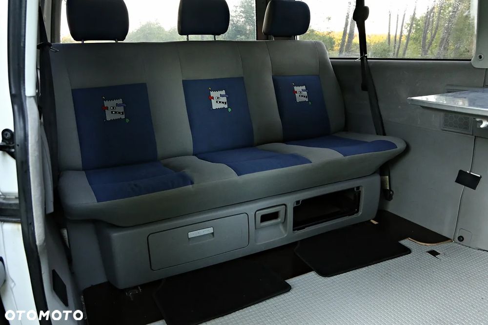 Volkswagen Multivan - 7