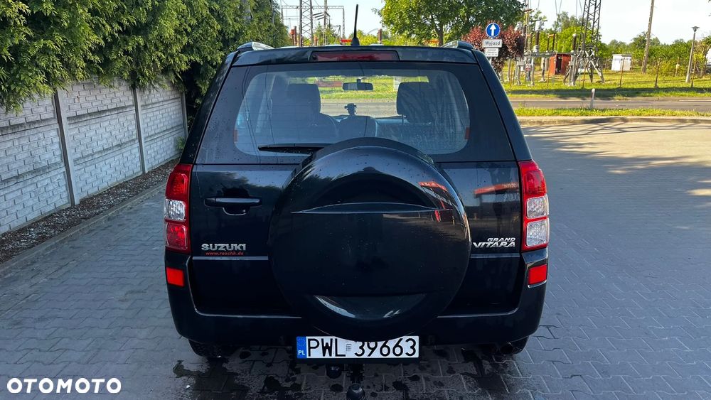 Suzuki Grand Vitara 2.0 Comfort + - 7