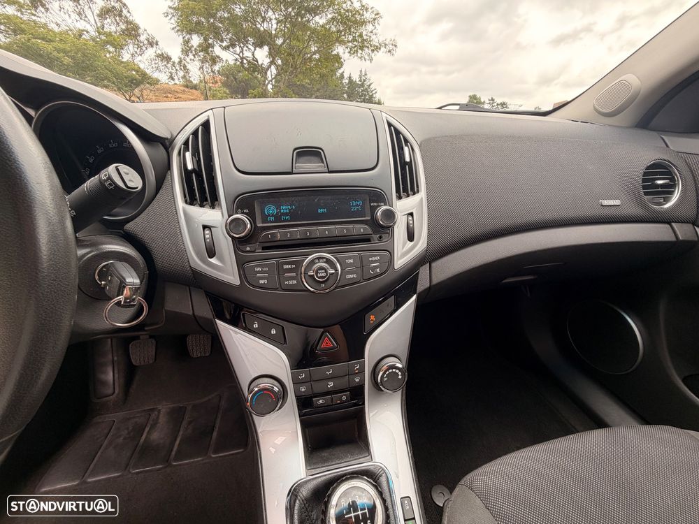 Chevrolet Cruze SW 1.4 LT - 20