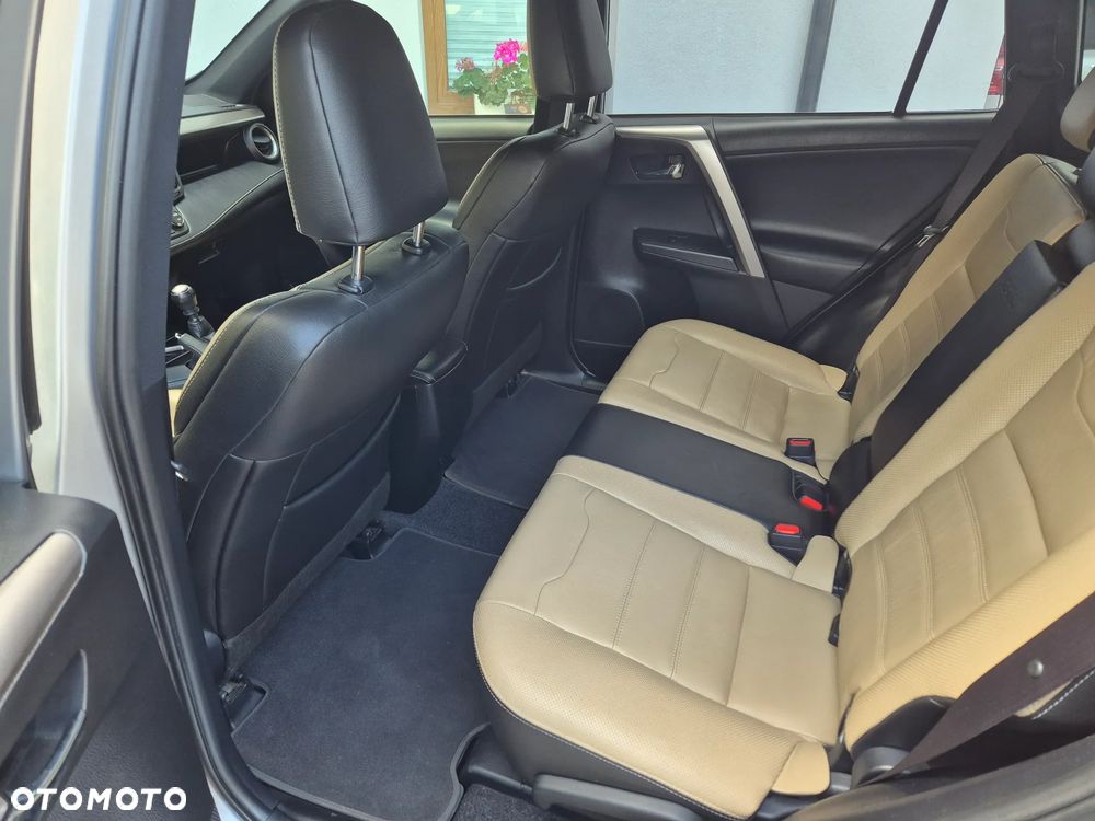 Toyota RAV4 2.0 Prestige 4x4 - 13