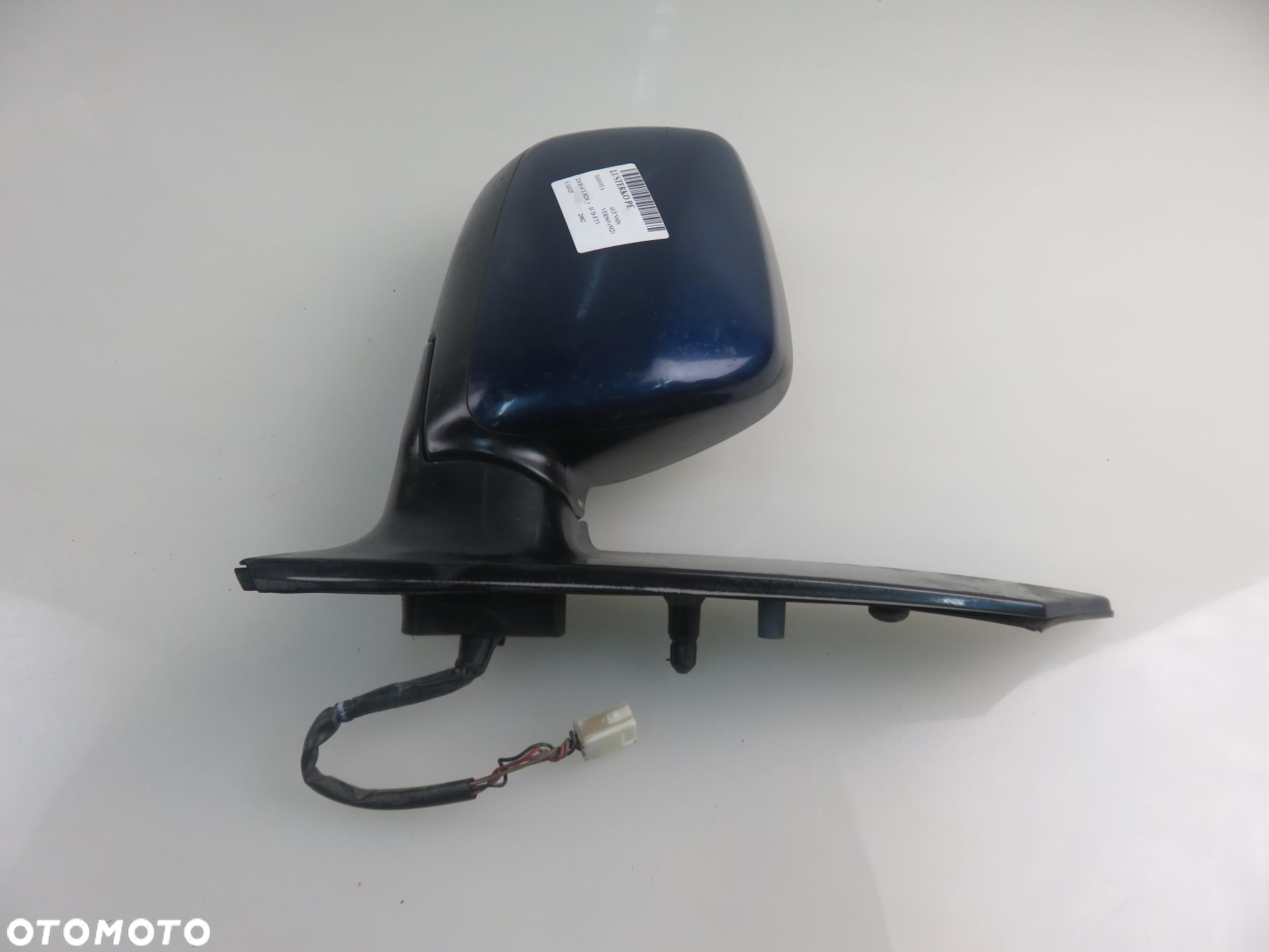 LUSTERKO PRAWE TOYOTA AVENSIS VERSO (M2)  8P4 - 2