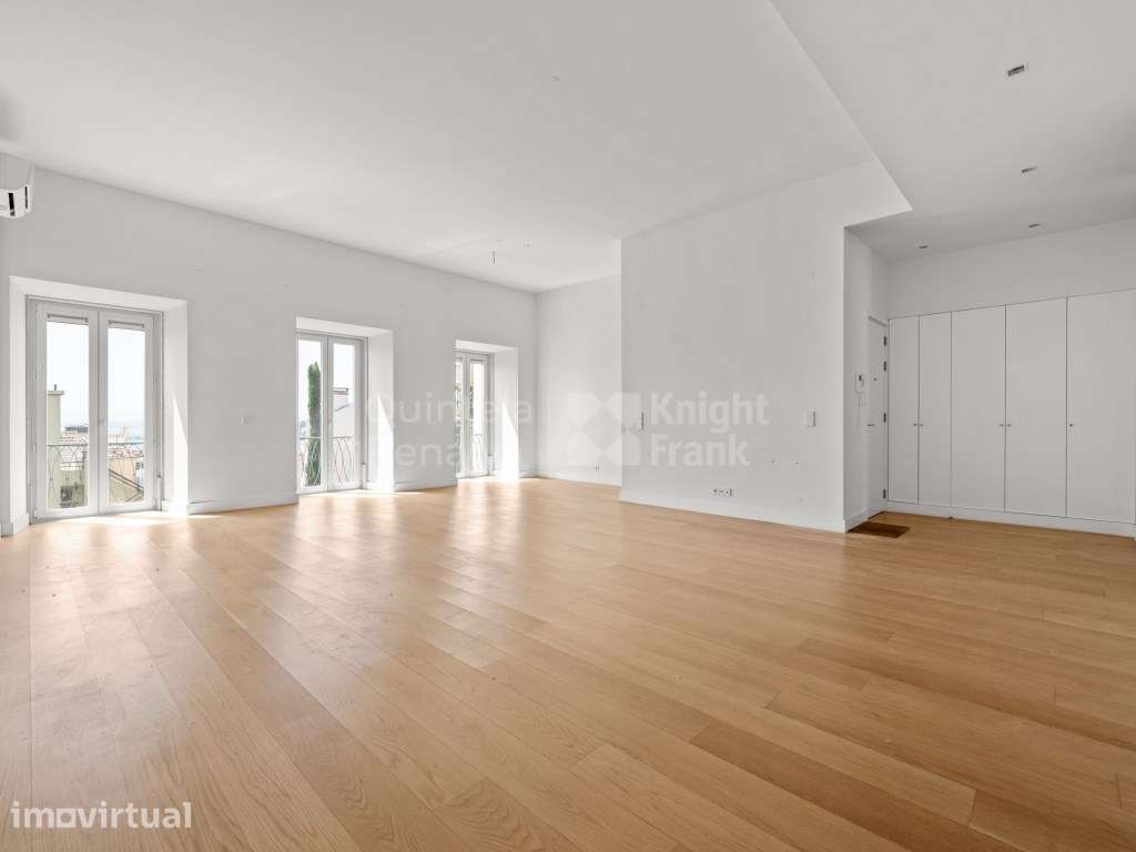 Apartamento T3 com vista rio para venda na Lapa, Lisboa - Grande imagem: 2/28