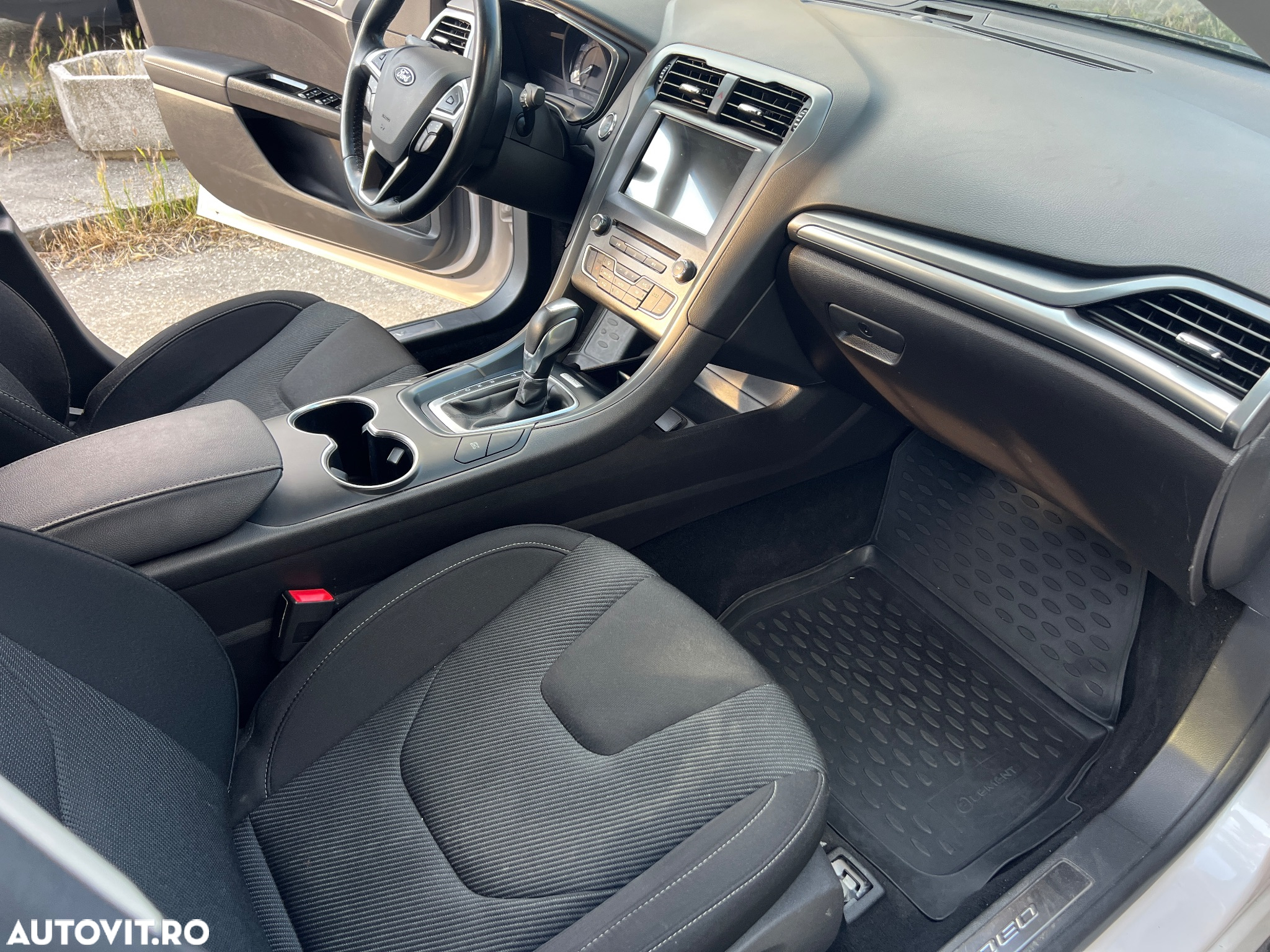 Ford Mondeo 2.0 Hybrid - 29