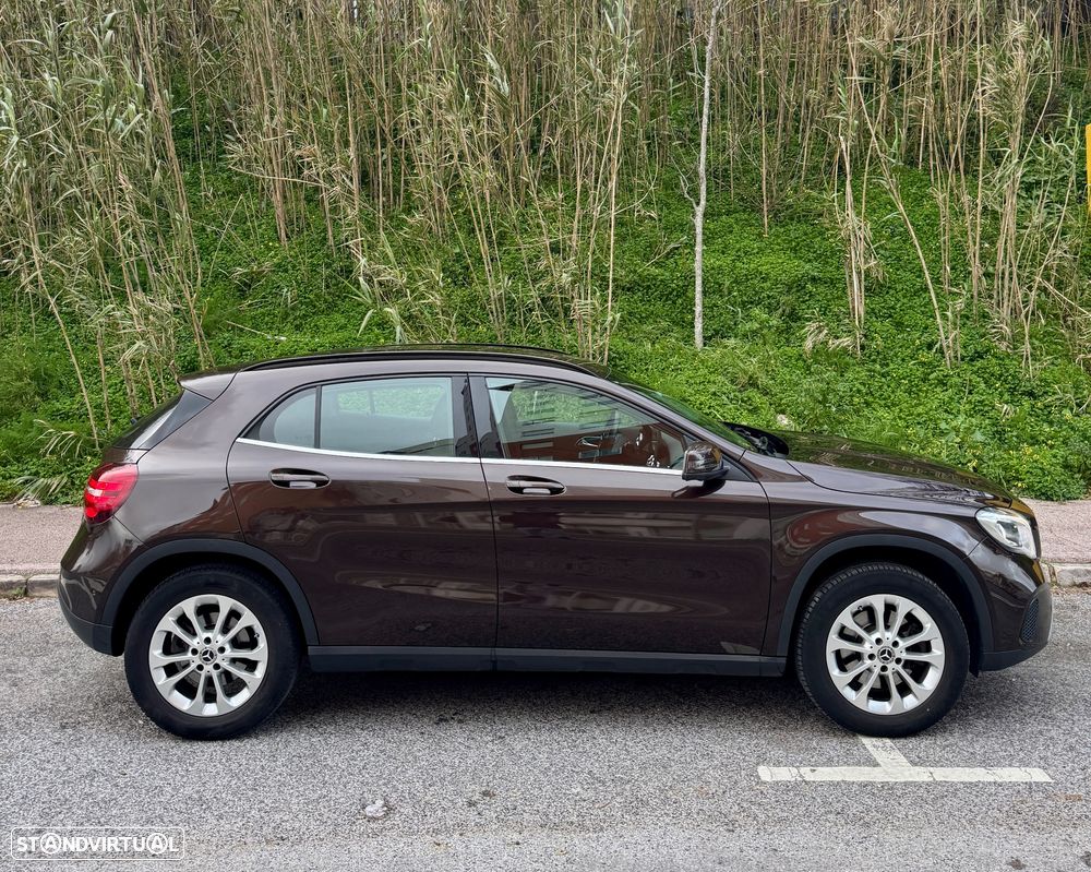 Mercedes-Benz GLA 220 4Matic 7G-DCT - 5