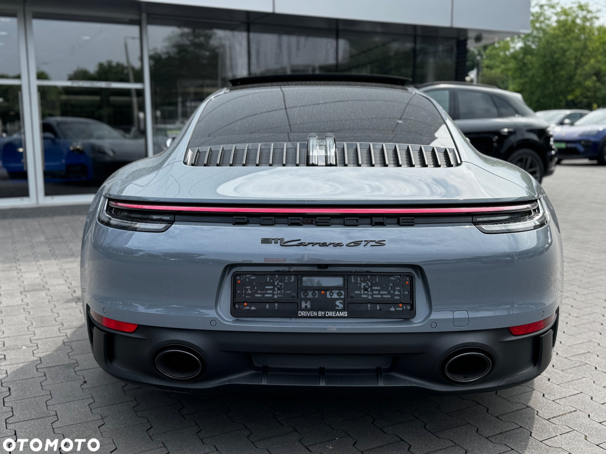 Porsche 911 Carrera GTS - 9