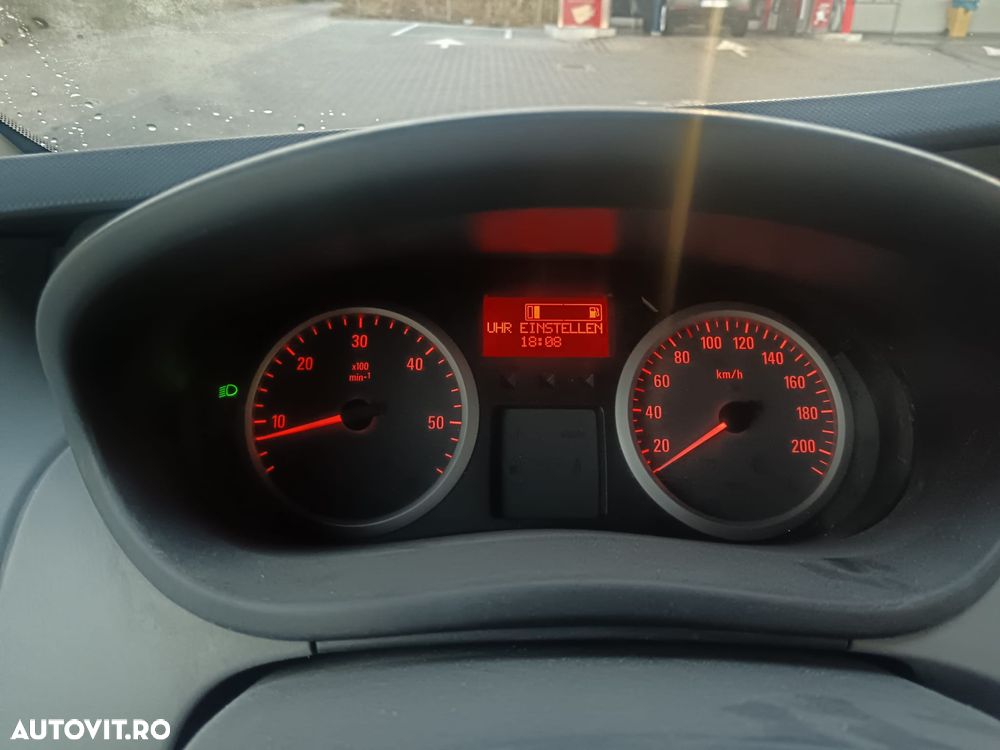 Opel Vivaro - 9