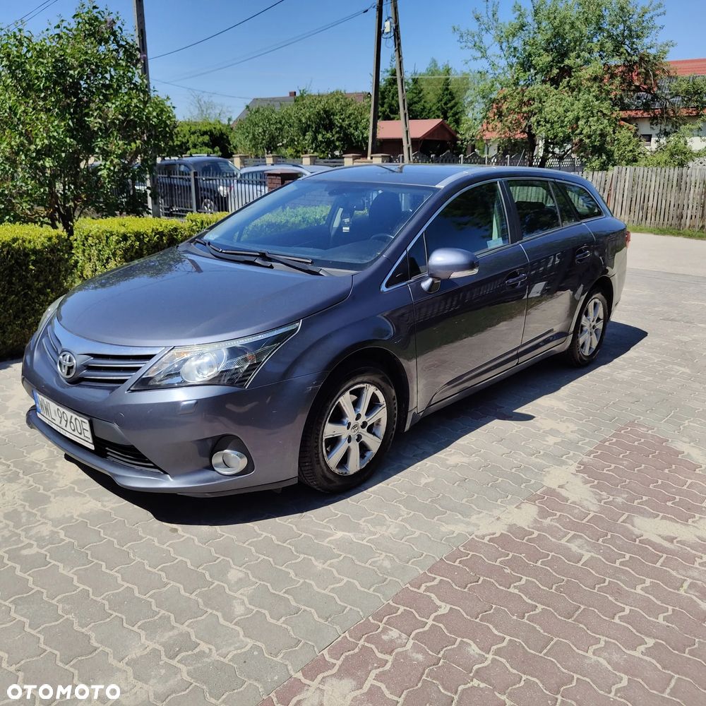 Toyota Avensis 2.0 D-4D Luna - 1