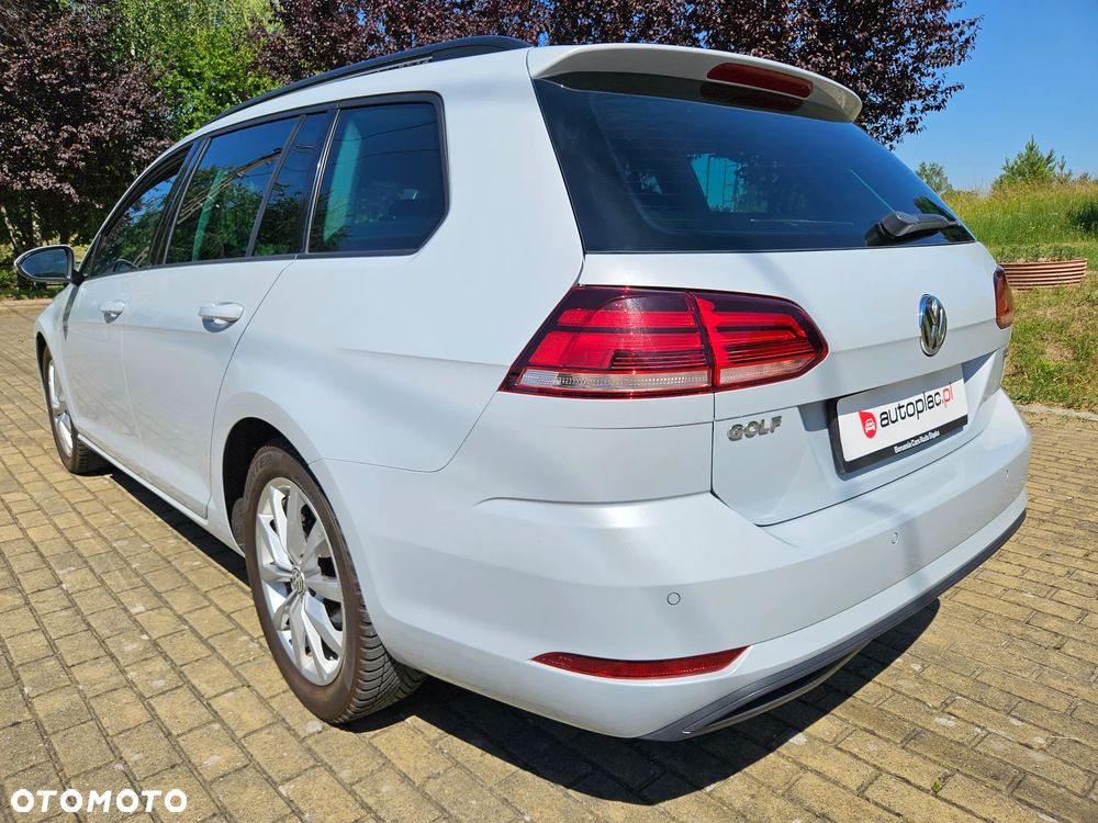 Volkswagen Golf - 10