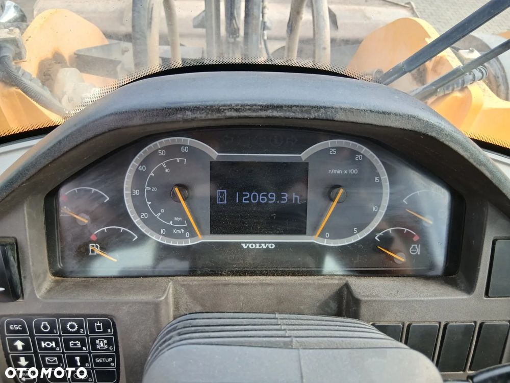 Volvo L180H ŁADOWARKA KOŁOWA - 12