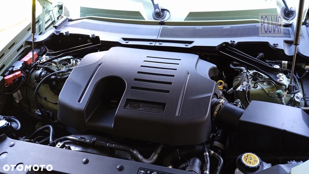 Land Rover Defender 3.0 P400 mHEV 75th Limited Edition - 29