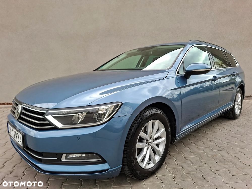 Volkswagen Passat - 1