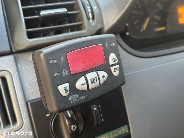 Mercedes-Benz Cargo - 10