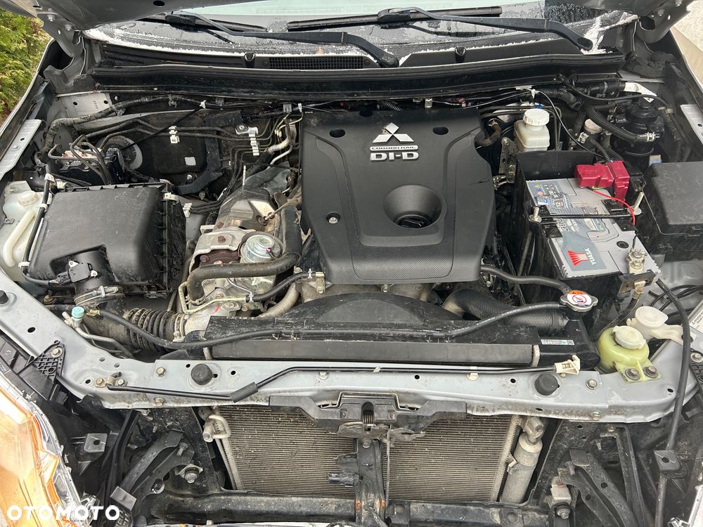 Mitsubishi L200 Pick Up 4x4 S&S Club Cab Diamant Edition - 21