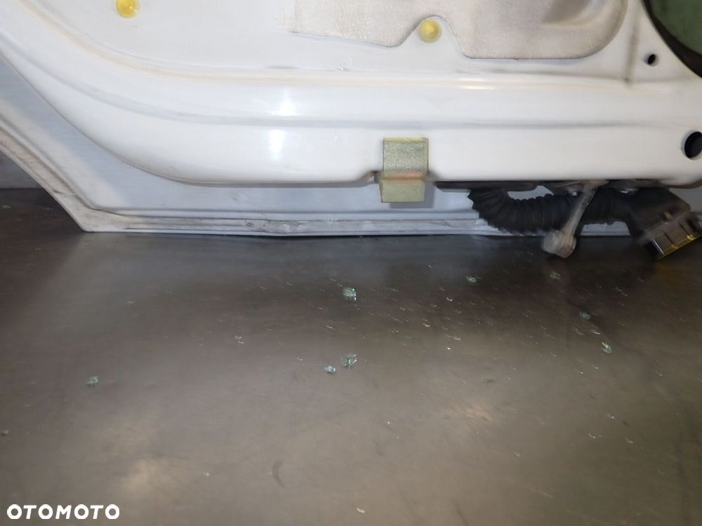 DRZWI LEWY PRZÓD RENAULT TRAFIC II 1.9 - 16