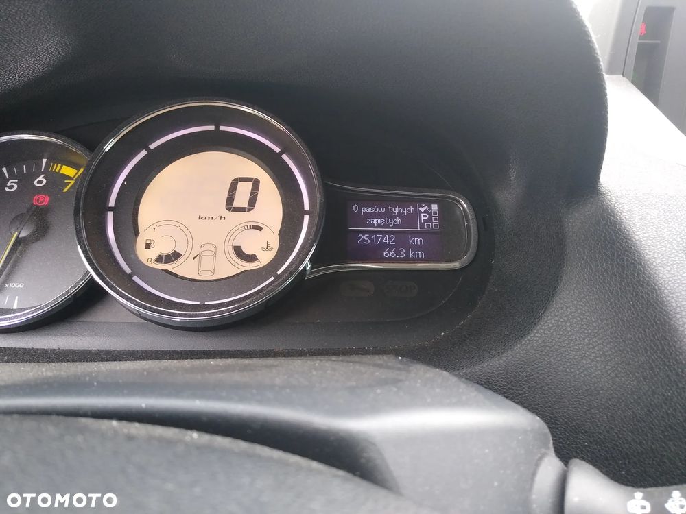 Renault Megane 2.0 16V Privilege CVT - 4