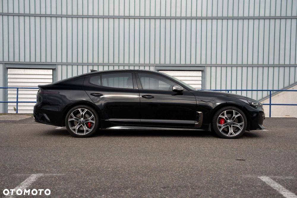 Kia Stinger - 9