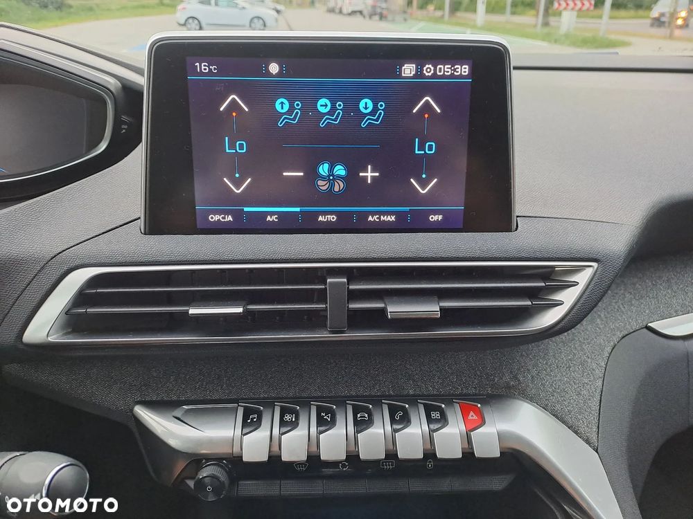 Peugeot 3008 1.2 PureTech Allure S&S EAT6 - 22