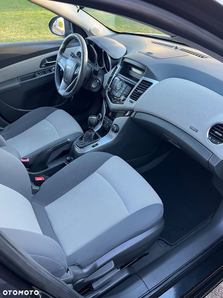 Chevrolet Cruze 1.6 - 10