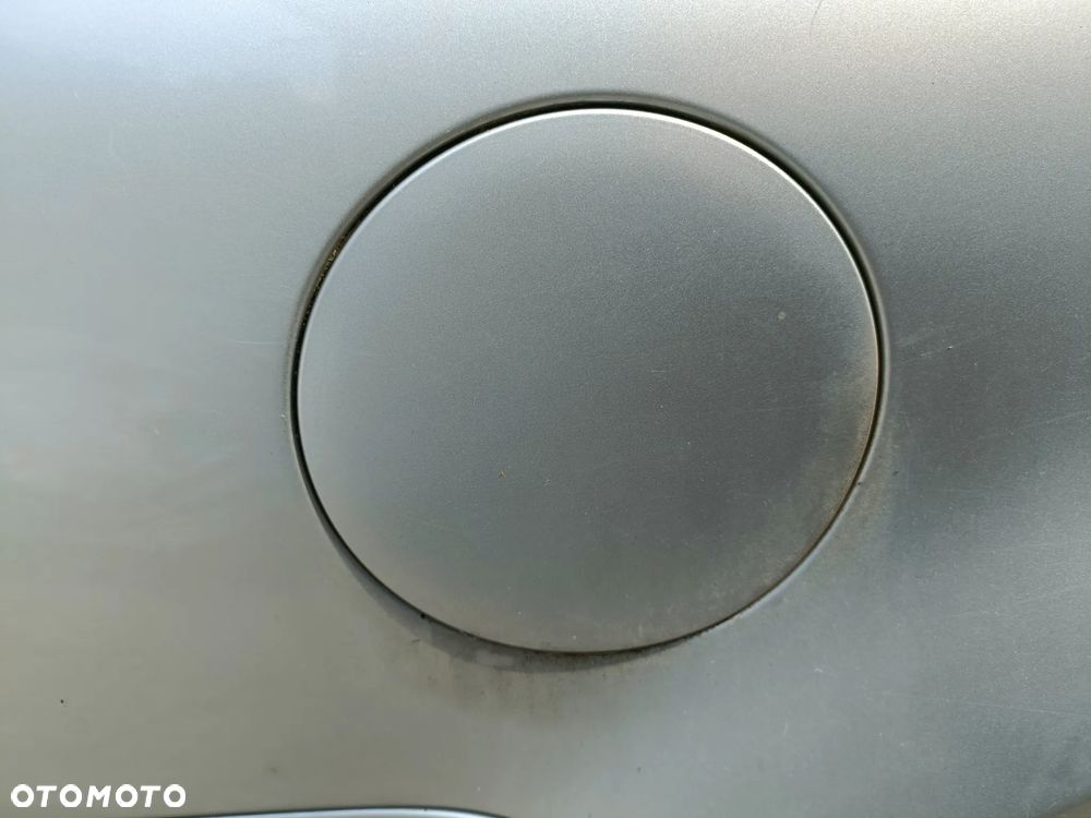 VOLKSWAGEN PASSAT B5 96-05 2004 r. LIFT SEDAN LA7W klapka wlewu paliwa *