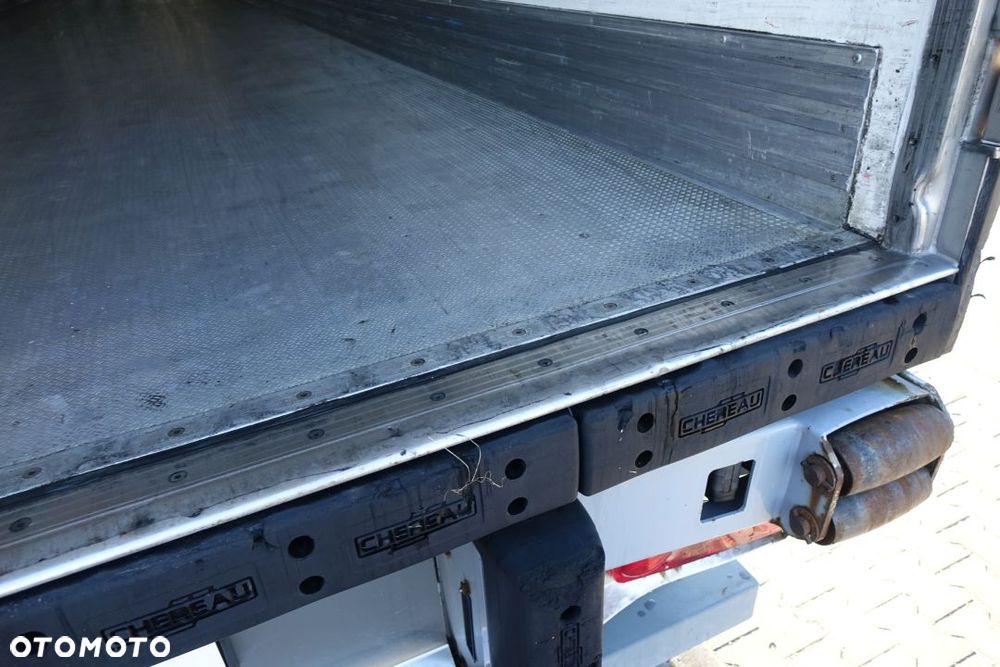 Chereau CHŁODNIA / CARRIER VECTOR / OSIE BPW / OŚ PODNOSZONA / KOSZ I KOŁO ZAPASOWE  / - 28