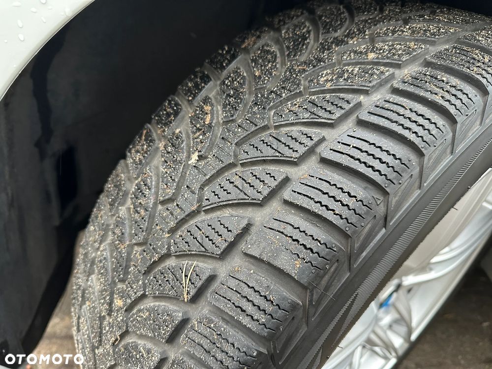 BMW Seria 3 318d DPF Edition Exclusive - 23