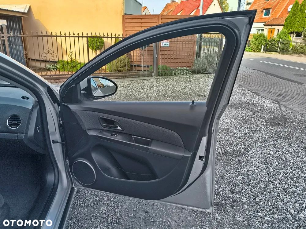 Chevrolet Cruze 1.6 LT - 17