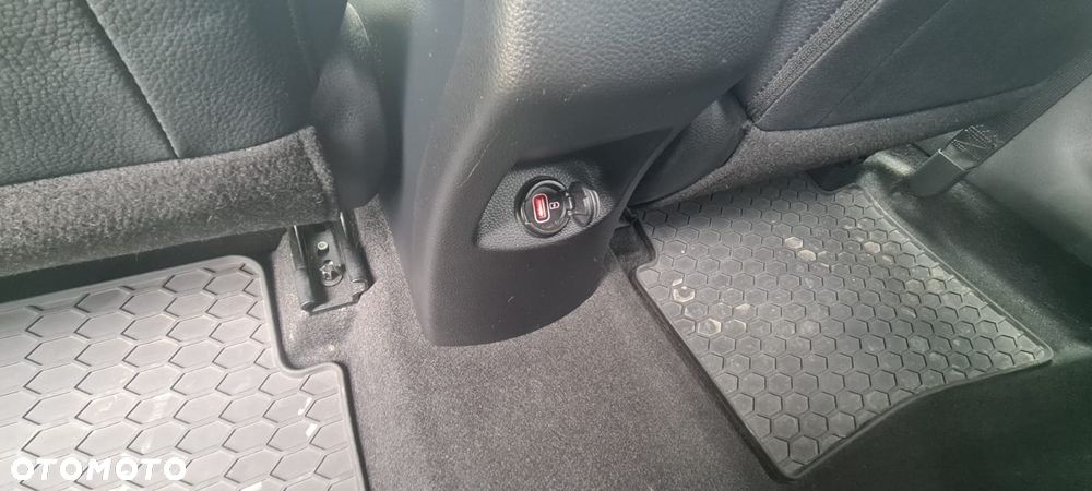 Kia Stonic 1.6 CRDi L - 26