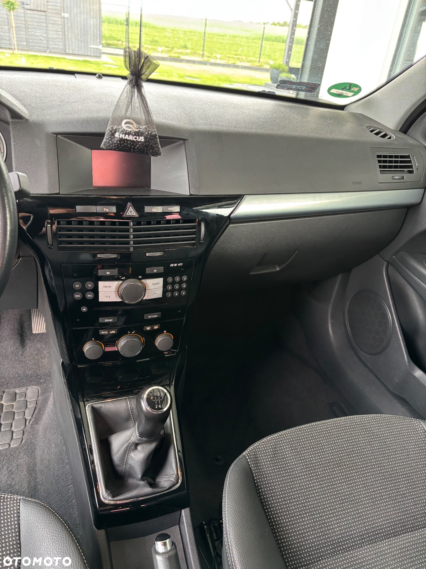 Opel Astra III GTC 1.8 Sport - 14