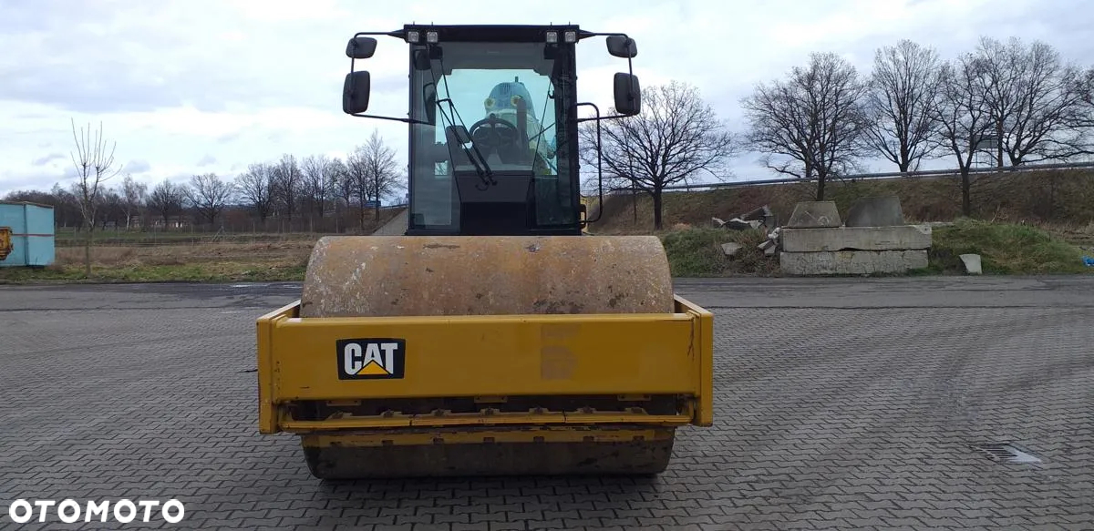 Caterpillar Walec wibracyjny CATERPILLAR CS 64 B - 2