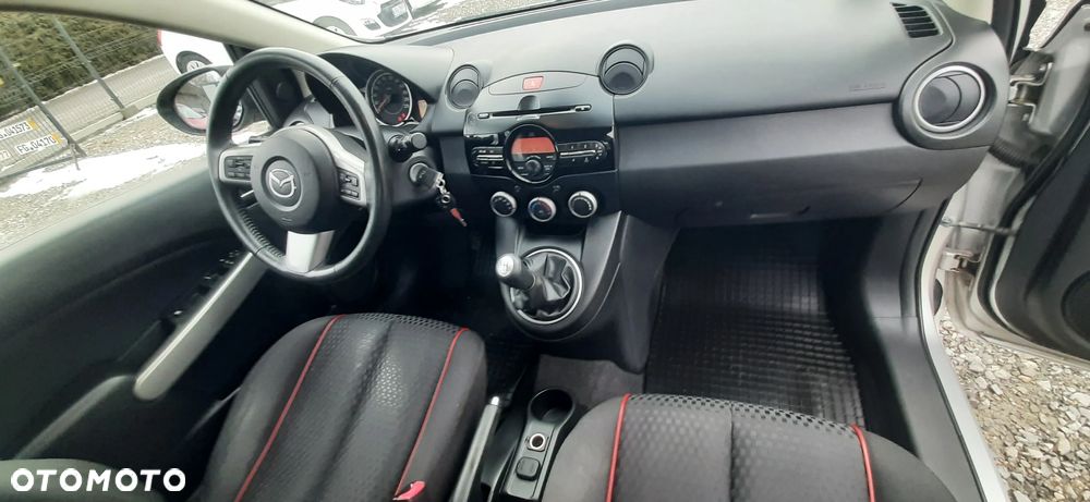 Mazda 2 - 24