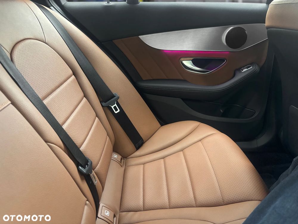 Mercedes-Benz Klasa C 300 de 9G-TRONIC AMG Line - 26